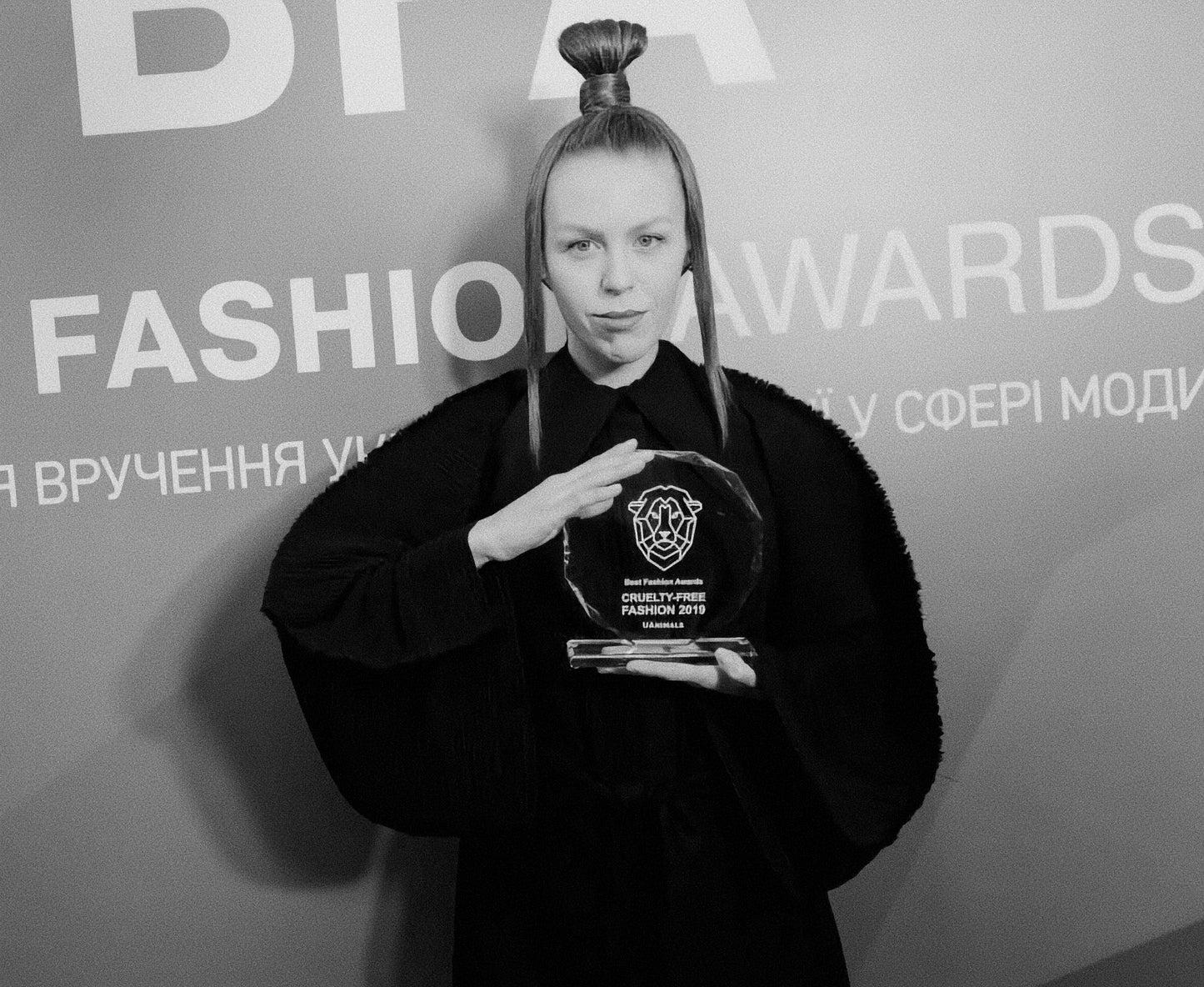 Iryna Dzhus with an award