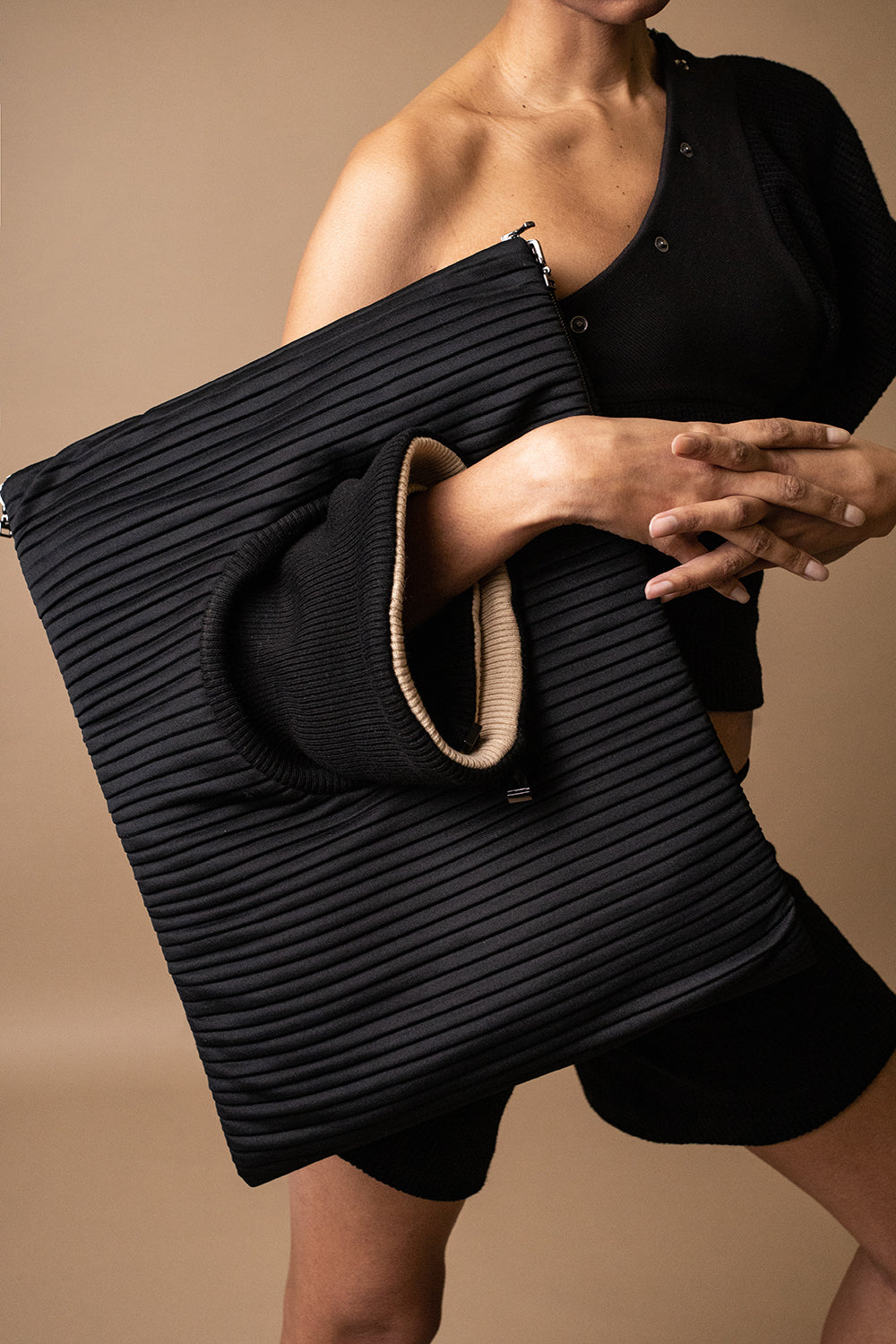 DZHUS Stratification as a bag in black